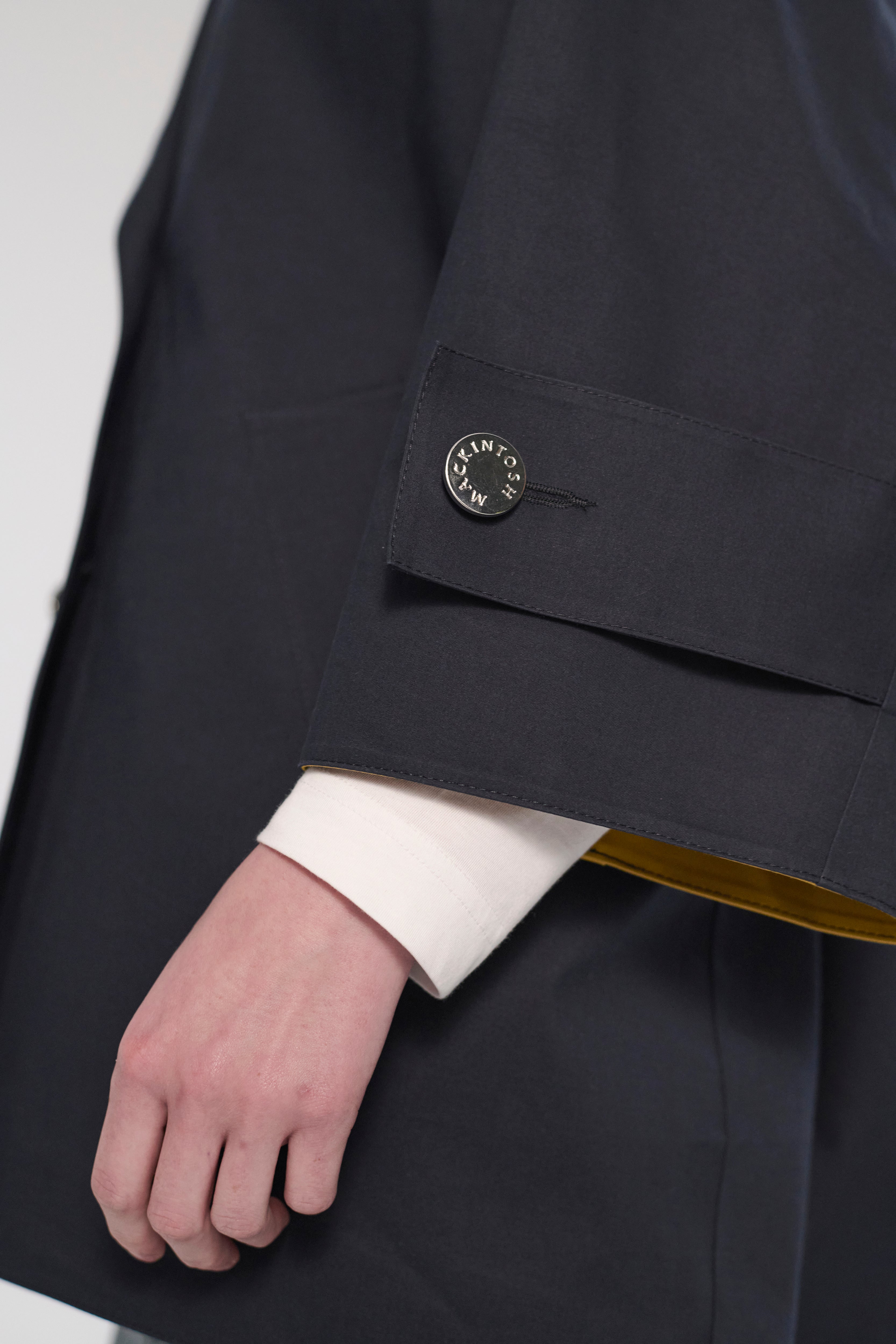 マッキントッシュ フォックスブラザーズ ゴム引き ナポレオン Pコート 防水 M 2026年最新】FOX BROTHERS MACKINTOSH コートの人気アイテム - メルカリ