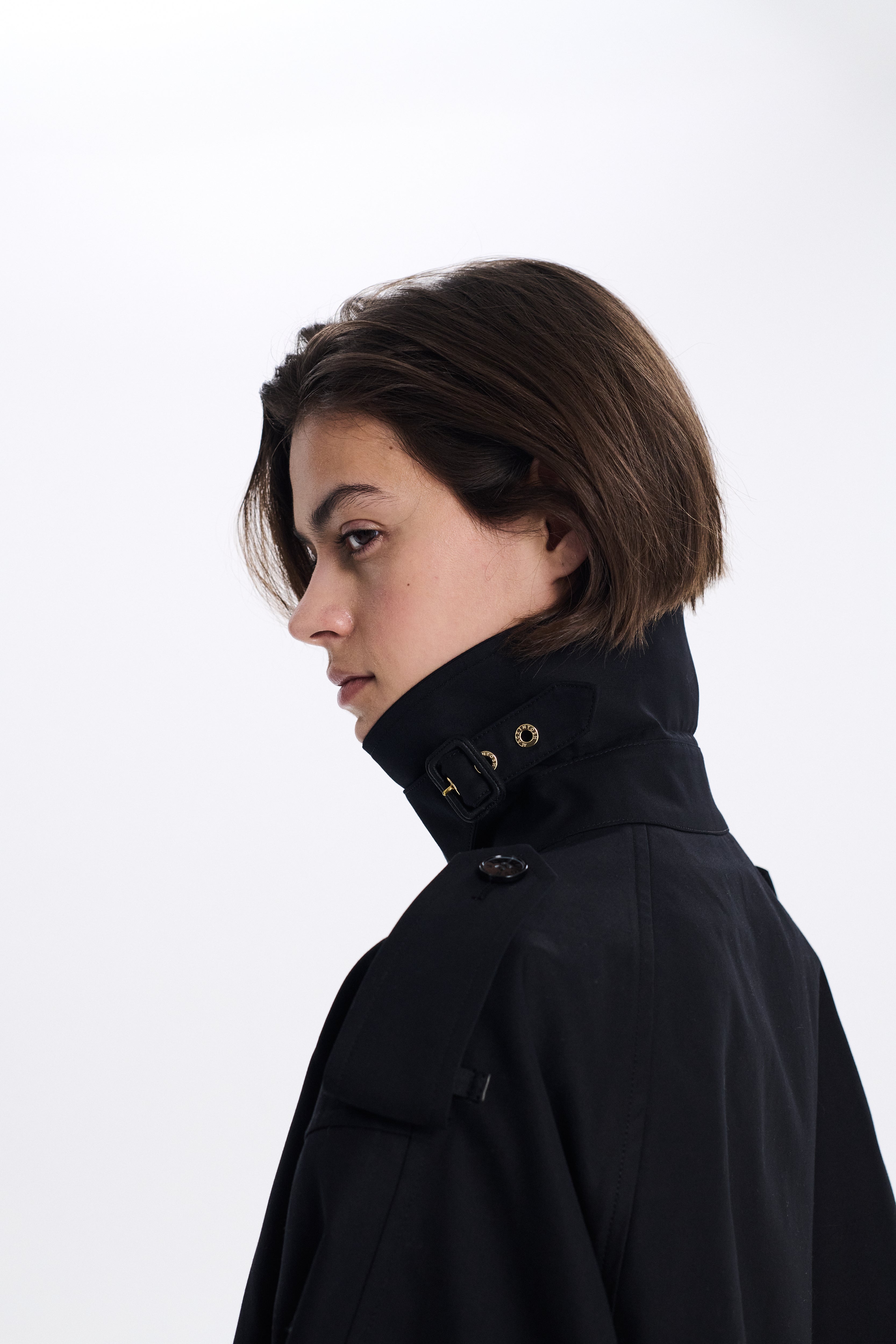 Eyemouth Gabardine Double Breasted Short Trench Coat